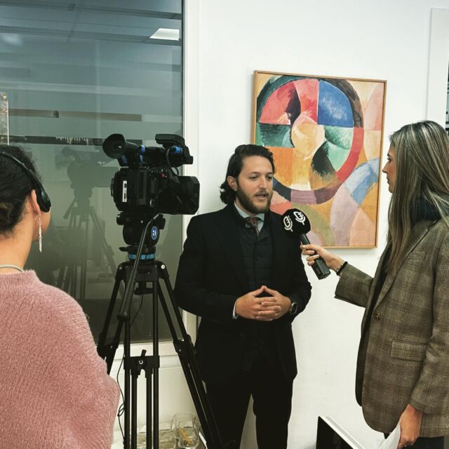 Nuestro despacho tuvo el honor de participar en el reportaje sobre “ciberdelincuencia” organizado por la @escueladereporteros 

El auge de las nuevas tecnologías ha propiciado la aparición de nuevas formas de delincuencia criminal que, para una mejor y más eficaz desarrollo de la actividad delictiva, se sirven del empleo de nuevas y avanzadas técnicas, logrando conseguir, al mismo tiempo, una mayor capacidad de ocultación de las actuaciones. Es una delincuencia de nuevo cuño: ciberdelincuencia.