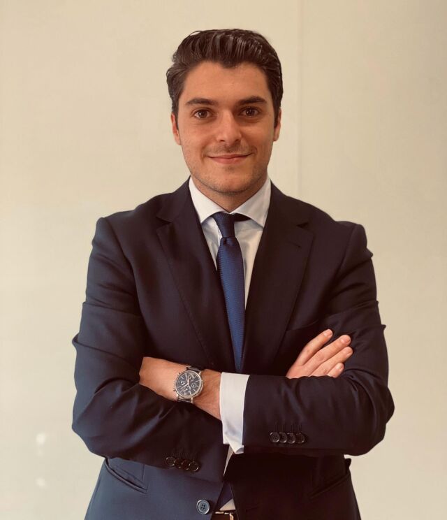 Es un enorme placer sumar al equipo de @exculpabogados a Alberto López Vela, quien se integrará y formará parte del área de litigación del despacho y, más en concreto, será el responsable de la defensa letrada en los procedimientos relativos a los delitos contra los derechos de los trabajadores. 

Alberto se desarrolló como letrado en despachos tan prestigiosos como Montero-Aramburu o SdP Estudio Legal. 

¡Bienvenido, Alberto!